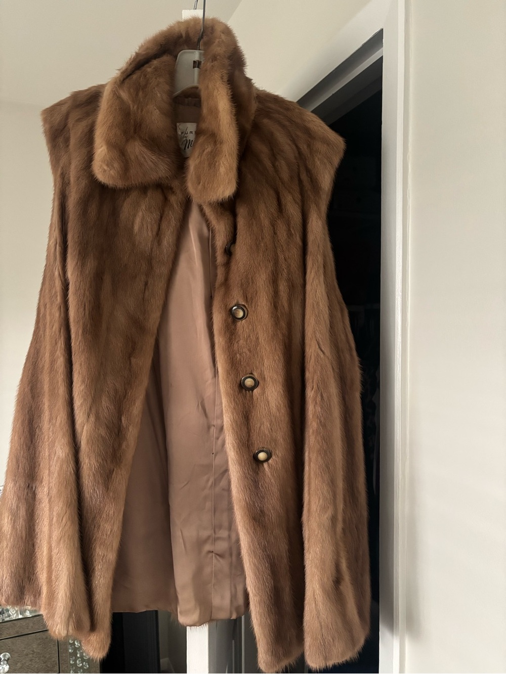 Vintage Mink Fur Coat Cape in Rich Brown - Picture 4 of 5